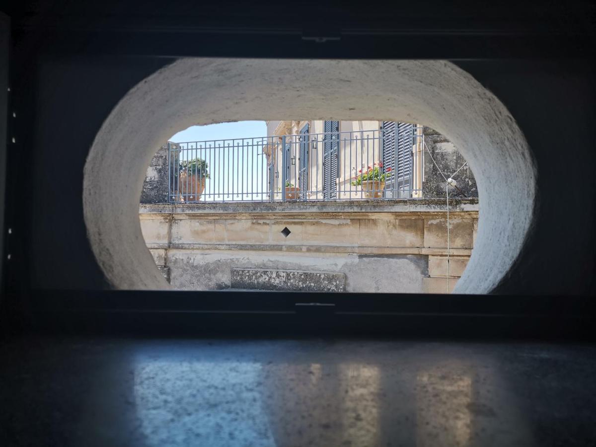 Palazzo Geremia - Le Dimore Dell'Antiquario Apartment Acireale Exterior photo